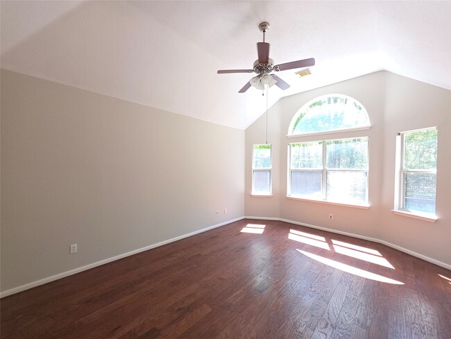 property at 19 Vista Mill Pl