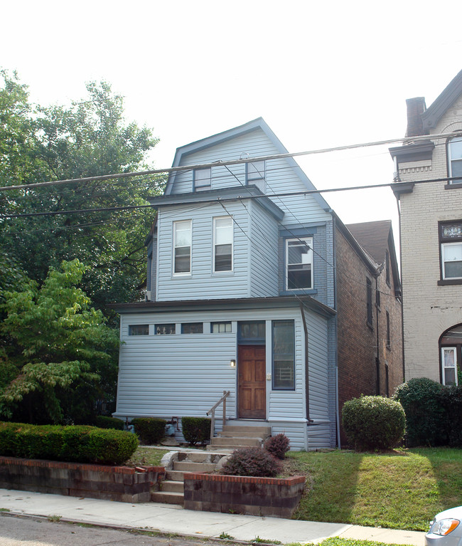 5830 Alder St in Pittsburgh, PA - Foto de edificio - Building Photo