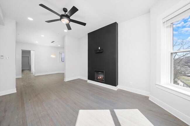 3134 W Fullerton Ave in Chicago, IL - Building Photo - Building Photo