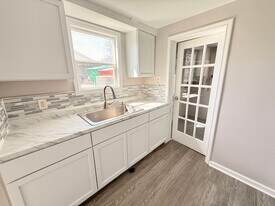 22079 Rausch Ave in Eastpointe, MI - Building Photo