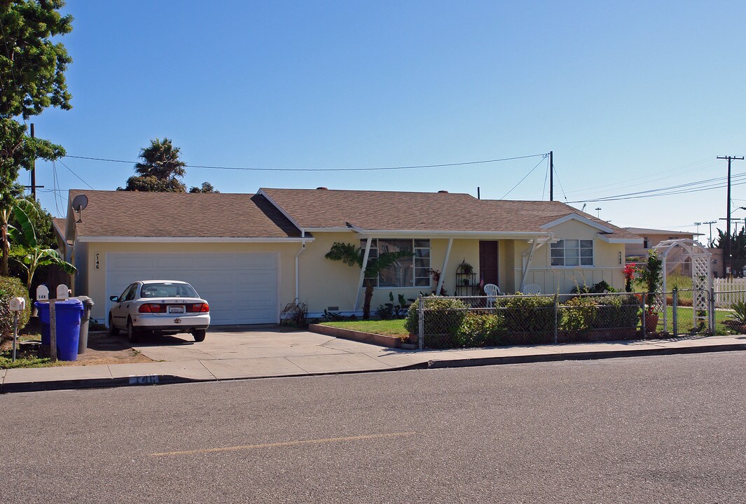 144-148 W B St in Port Hueneme, CA - Foto de edificio