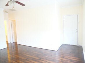 6289 Wilcrest Dr in Houston, TX - Building Photo - Building Photo