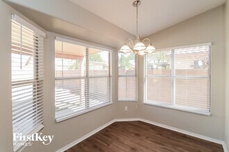 1214 E Grovers Ave in Phoenix, AZ - Foto de edificio - Building Photo