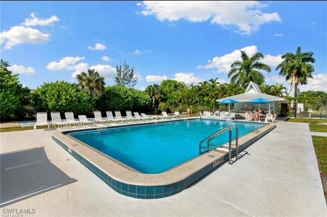 property at 2285 River Reach Dr