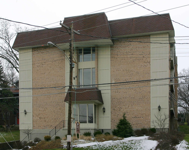 Indian Mound Apartments in Cincinnati, OH - Building Photo - Building Photo