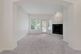 15411 SW Mallard Dr in Beaverton, OR - Foto de edificio - Building Photo