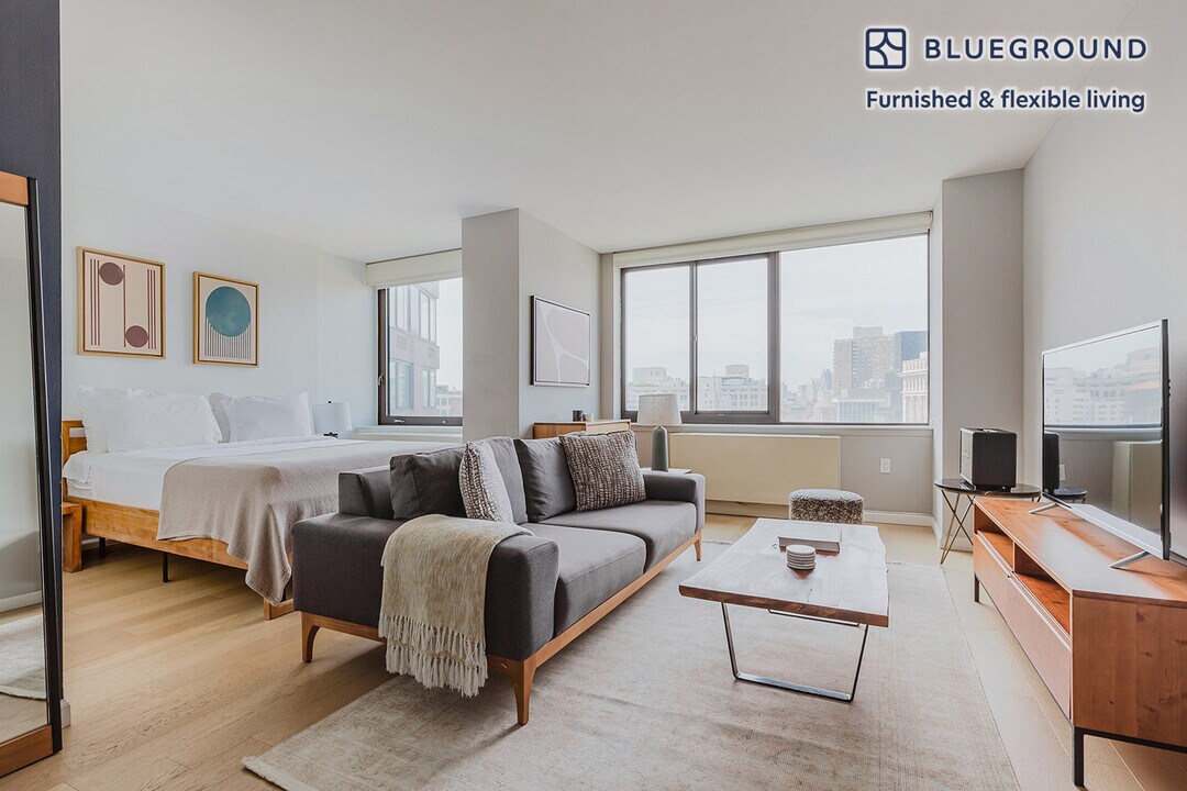 1 Union Square South in New York, NY - Building Photo