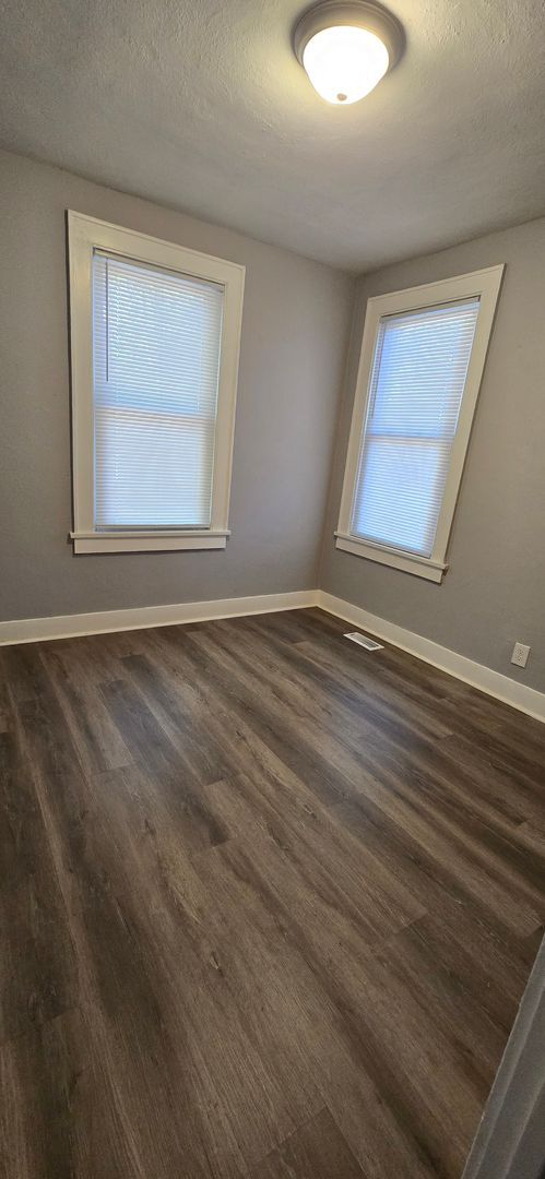 property at 2620 Woodlawn Ave