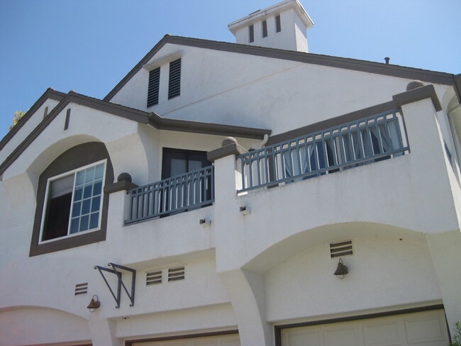 16908 Robins Nest Way, Unit Unit 1 in San Diego, CA - Building Photo - Building Photo