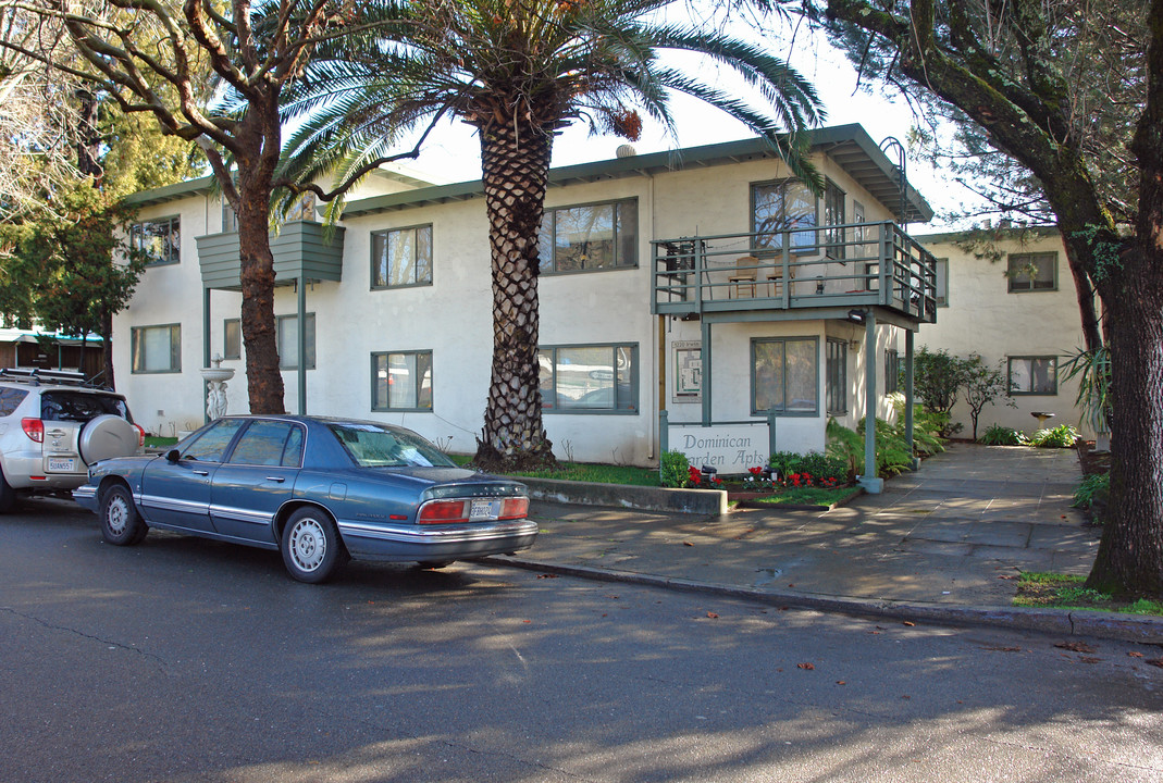 Dominic Garden Apartments in San Rafael, CA - Building Photo