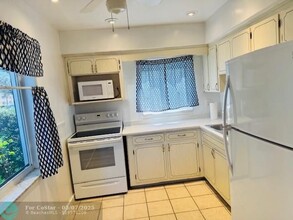 1050 Atlantic Shores Blvd in Hallandale Beach, FL - Building Photo - Building Photo