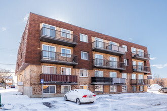 1915 Le Corbusier in Laval, QC - Building Photo - Building Photo