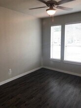 2303 N Elm St in Denton, TX - Building Photo - Building Photo