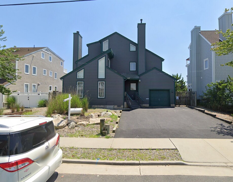 521 Perrine Blvd in Manasquan, NJ - Building Photo