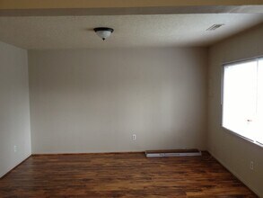 4224-4224 N Commercial Ave in Portland, OR - Building Photo - Building Photo