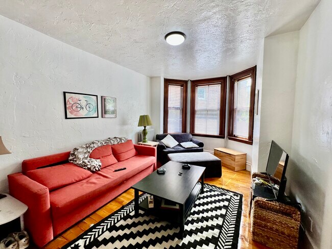4 Adella Pl, Unit 1 in Boston, MA - Building Photo - Building Photo