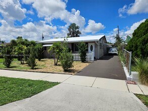 3801 NE 18th Ave in Pompano Beach, FL - Building Photo - Building Photo