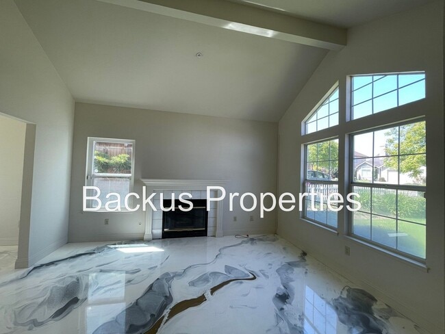794 Danbury St in Salinas, CA - Building Photo - Building Photo