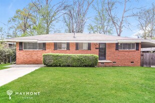 319 Oak Ln in Little Rock, AR - Building Photo