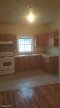 210 Trumbull St in Elizabeth, NJ - Building Photo - Building Photo