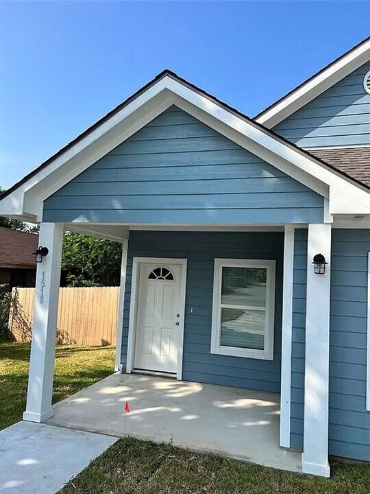 1518 Saunders St in Bryan, TX - Building Photo