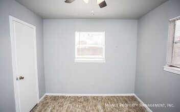 3104 Ave. N in Lubbock, TX - Foto de edificio - Building Photo