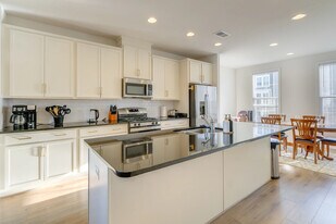 14566 Alsace Ln in Gainesville, VA - Building Photo