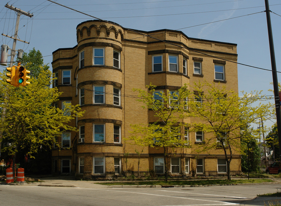 Franklin Tower in Cleveland, OH - Building Photo