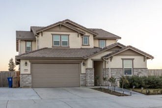 Century Communities Monarch in Kingsburg, CA - Building Photo - Building Photo