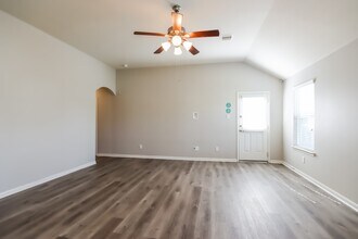 1110 Shadow Glenn Dr in Conroe, TX - Building Photo - Building Photo