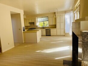 17614 Winding Creek Rd in Salinas, CA - Building Photo - Building Photo