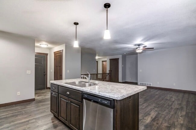 property at 971 Daisy Ln