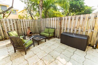 744 NW 42nd Pl in Pompano Beach, FL - Building Photo - Building Photo
