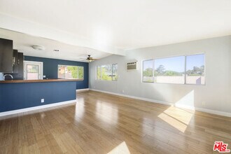 2245 Silver Ridge Ave in Los Angeles, CA - Building Photo - Building Photo