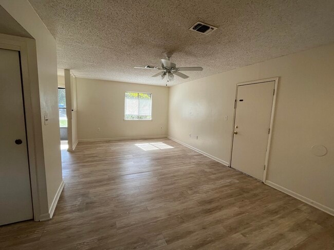 841 Meadow Ln in Fort Walton Beach, FL - Building Photo - Building Photo