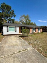 5929 Spinner Rd in Hope Mills, NC - Building Photo - Building Photo