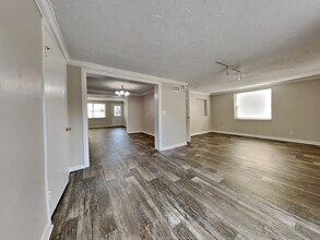 5916 Ensenada Rd in Jacksonville, FL - Building Photo - Building Photo