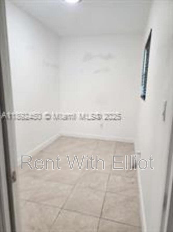 250 SW 4th St in Dania Beach, FL - Building Photo - Building Photo
