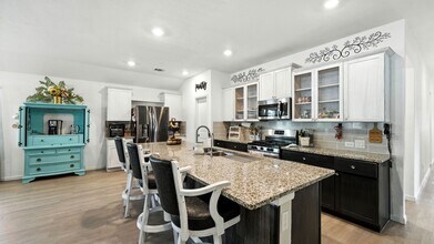 305 N Kowald Ln in New Braunfels, TX - Building Photo - Building Photo