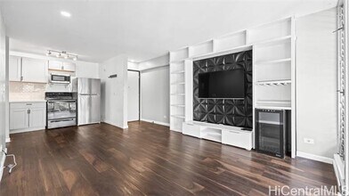 2115 Ala Wai Blvd in Honolulu, HI - Building Photo - Building Photo