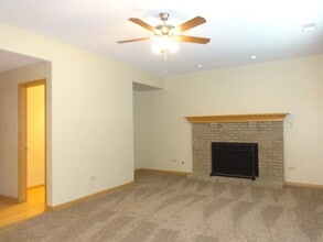 3505 Stone Creek Dr in Joliet, IL - Foto de edificio - Building Photo