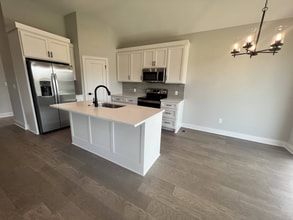 1299 SW Heartwood Dr in Lee's Summit, MO - Building Photo - Building Photo