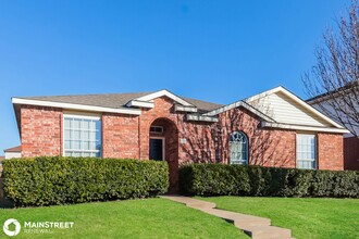 733 Courson Dr in Desoto, TX - Building Photo - Building Photo