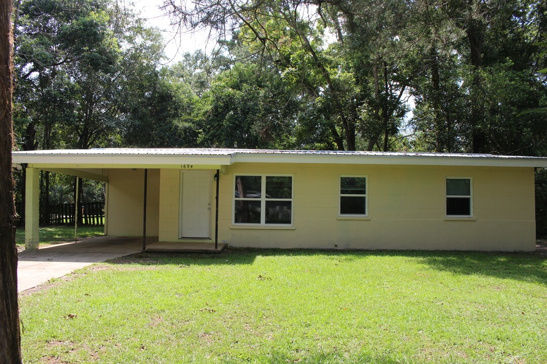 1694 Sharkey St in Tallahassee, FL - Building Photo