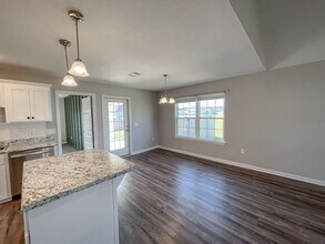 7050 White Pine Ave in Statesboro, GA - Building Photo - Building Photo
