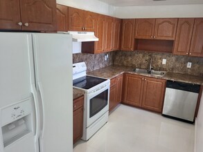 22227 SW 103rd Ct in Cutler Bay, FL - Building Photo - Building Photo