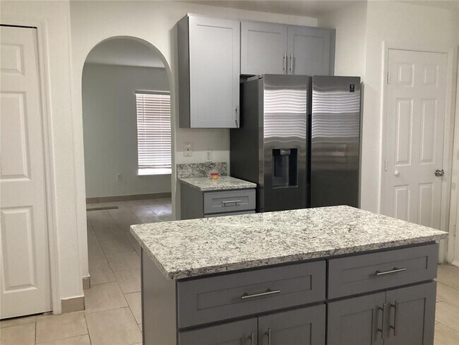974 Derbyshire Dr in Kissimmee, FL - Building Photo - Building Photo