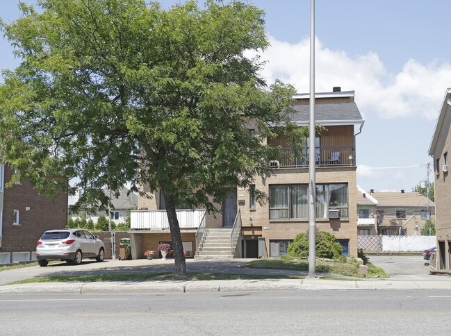 17749-17755 De Pierrefonds Boul in Montréal, QC - Building Photo - Building Photo
