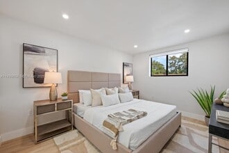 2442 NW 170th St in Miami Gardens, FL - Building Photo - Building Photo