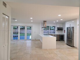 2040 NE 197th Terrace in Miami, FL - Building Photo